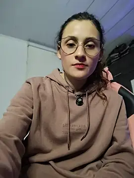 Snapshot of lindasyt chatting on 07/21/26, 11:29 lindasyt online show from 07/21/26, 11:29