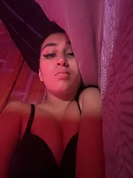 Snapshot of RAKEL37 chatting on 10/11/25, 03:32 RAKEL37 online show from 10/11/25, 03:32