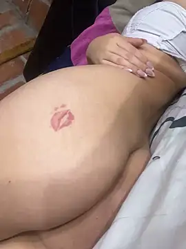 Snapshot of RAKEL37 chatting on 10/18/25, 04:15 RAKEL37 online show from 10/18/25, 04:15