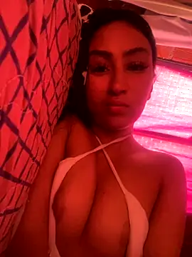 Snapshot of RAKEL37 chatting on 11/25/25, 01:00 RAKEL37 online show from 11/25/25, 01:00