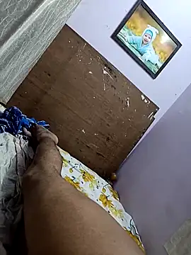 Snapshot of maddy3108 chatting on 04/05/26, 05:04 maddy3108 online show from 04/05/26, 05:04