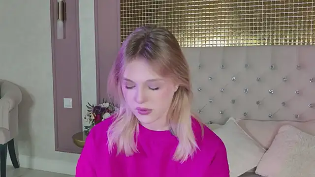 Snapshot of CaitlinSugar chatting on 03/05/26, 04:52 CaitlinSugar online show from 03/05/26, 04:52