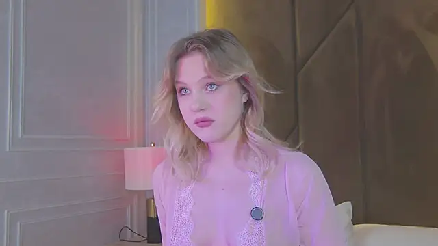 Snapshot of CaitlinSugar chatting on 03/15/26, 05:24 CaitlinSugar online show from 03/15/26, 05:24