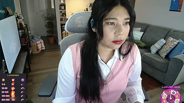 Snapshot of SHEILYN_ chatting on 03/16/26, 02:17 SHEILYN online show from 03/16/26, 02:17