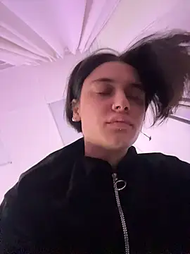 Snapshot of VioletAsh chatting on 01/18/26, 04:16 VioletAsh online show from 01/18/26, 04:16