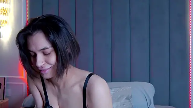 Snapshot of VioletAsh chatting on 02/03/26, 06:22 VioletAsh online show from 02/03/26, 06:22