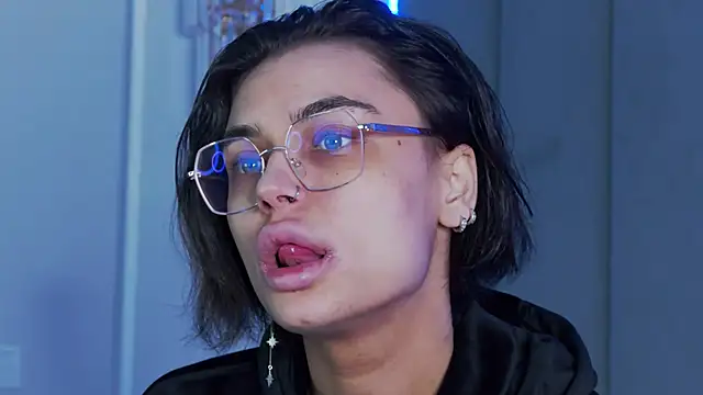 Snapshot of VioletAsh chatting on 02/07/26, 04:27 VioletAsh online show from 02/07/26, 04:27