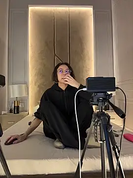 Snapshot of VioletAsh chatting on 02/09/26, 04:16 VioletAsh online show from 02/09/26, 04:16