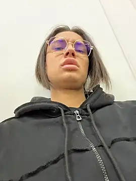 Snapshot of VioletAsh chatting on 02/10/26, 04:27 VioletAsh online show from 02/10/26, 04:27