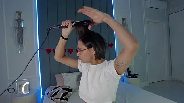 Snapshot of VioletAsh chatting on 02/26/26, 04:55 VioletAsh online show from 02/26/26, 04:55