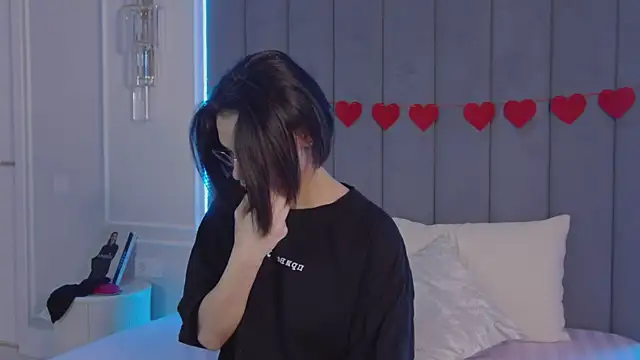 Snapshot of VioletAsh chatting on 03/10/26, 04:50 VioletAsh online show from 03/10/26, 04:50