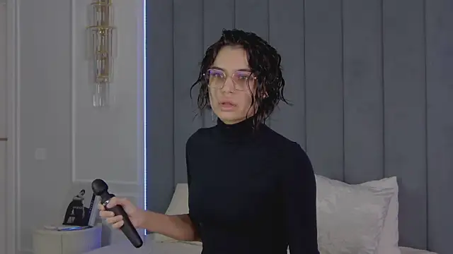 Snapshot of VioletAsh chatting on 03/26/26, 04:29 VioletAsh online show from 03/26/26, 04:29