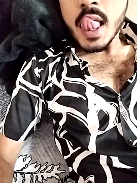 Snapshot of Hotyy_subhu chatting on 10/05/25, 02:15 Hotyy subhu online show from 10/05/25, 02:15