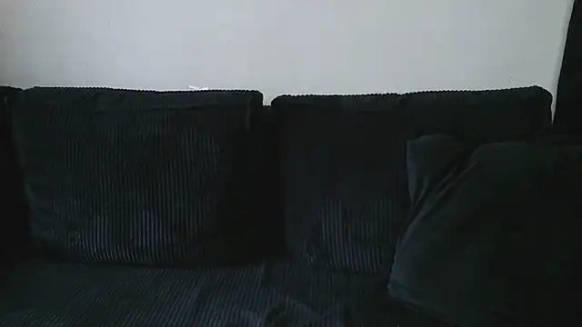 Snapshot of __Leyla__ chatting on 10/11/25, 11:09   Leyla   online show from 10/11/25, 11:09