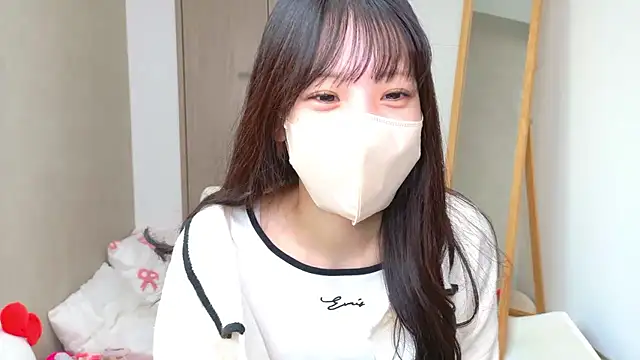 Snapshot of riri__nyan_o0 chatting on 03/28/26, 05:07 riri nyan o0 online show from 03/28/26, 05:07