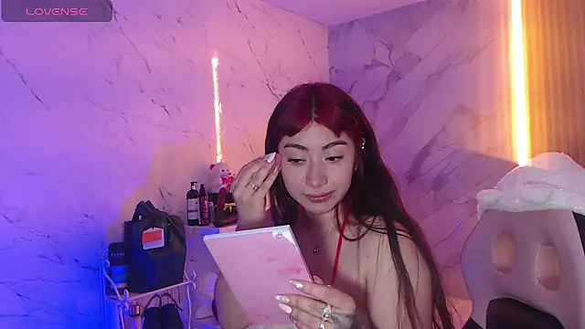 Sophia tf online show from 11/24/25, 01:11