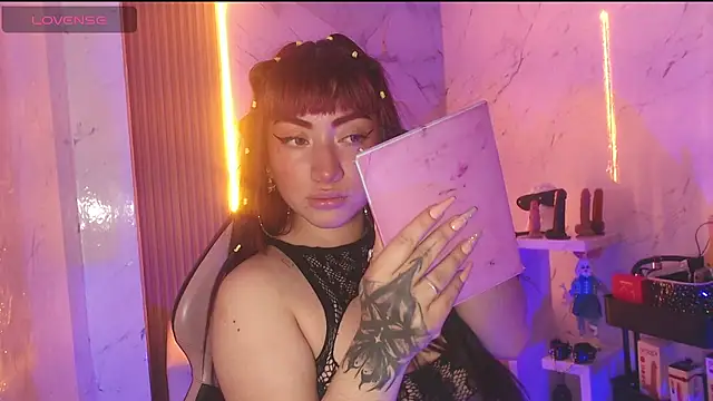 Snapshot of Sophia_tf chatting on 04/22/26, 03:31 Sophia tf online show from 04/22/26, 03:31