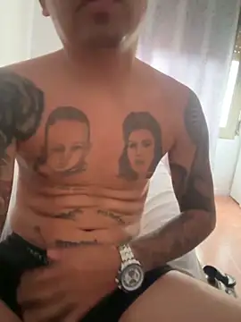 Snapshot of davidxxx099 chatting on 10/09/25, 11:52 davidxxx099 online show from 10/09/25, 11:52