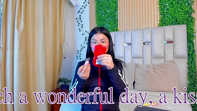 Snapshot of Jade_Nmm chatting on 04/07/26, 12:38 Jade Nmm online show from 04/07/26, 12:38