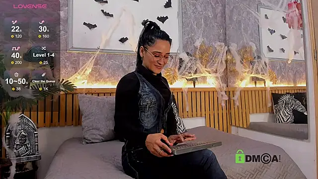 Snapshot of princequinn_ chatting on 10/13/25, 07:58 princequinn online show from 10/13/25, 07:58