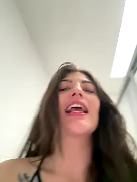 Snapshot of NashuaBell chatting on 09/17/25, 03:46 NashuaBell online show from 09/17/25, 03:46