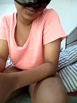 Snapshot of Dhananjali chatting on 12/19/25, 06:09 Dhananjali online show from 12/19/25, 06:09