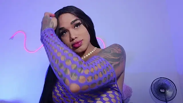 Snapshot of alejadolly chatting on 03/17/26, 05:11 alejadolly online show from 03/17/26, 05:11