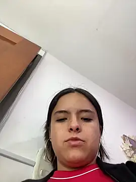 Snapshot of EmilyHarperr chatting on 09/10/25, 11:32 EmilyHarperr online show from 09/10/25, 11:32
