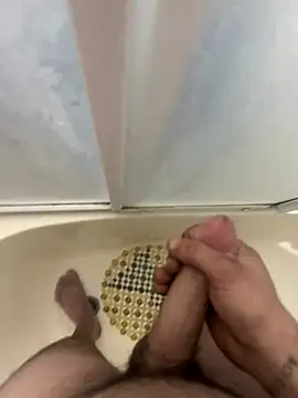 Snapshot of Bekooviva2 chatting on 12/18/25, 05:08 Bekooviva2 online show from 12/18/25, 05:08