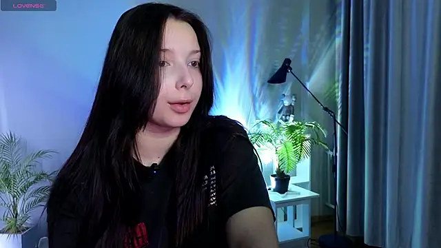 Lucy louras online show from 10/14/25, 12:06