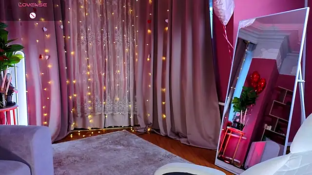 Lucy louras online show from 02/24/26, 12:58