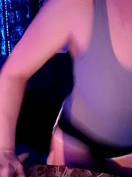 Snapshot of Jeannie_69_andahalf chatting on 11/16/25, 06:57 Jeannie 69 andahalf online show from 11/16/25, 06:57