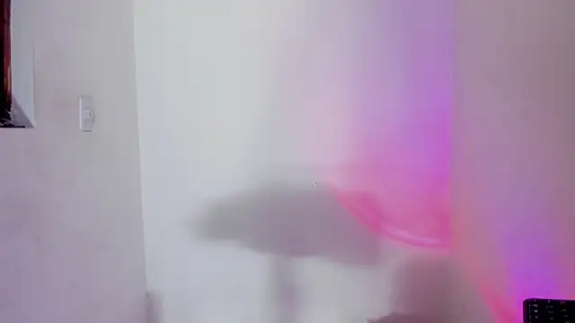 Snapshot of Viioleett_cum chatting on 03/16/26, 01:26 Viioleett cum online show from 03/16/26, 01:26