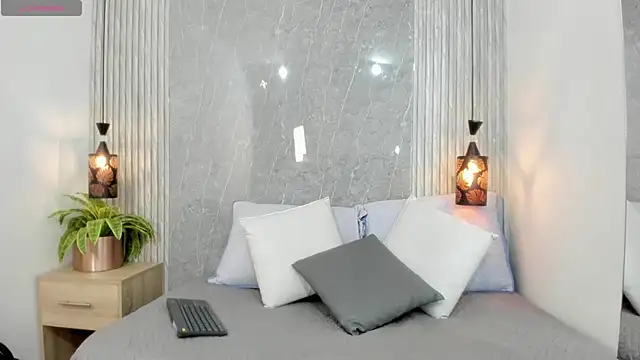 Dominic Taylor  online show from 10/17/25, 03:10