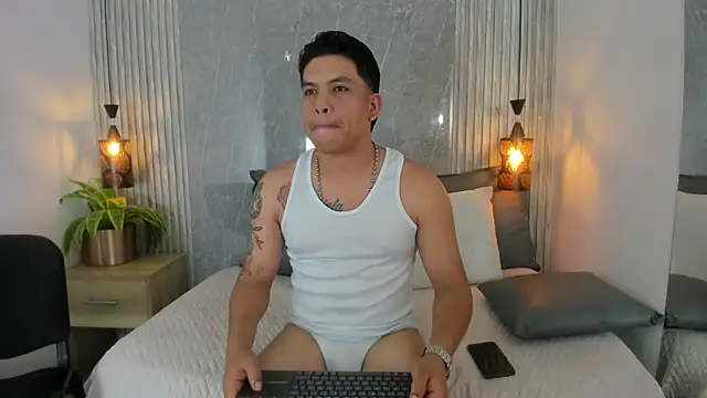 Dominic Taylor  online show from 10/24/25, 03:25