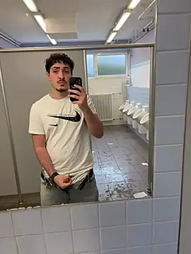 Snapshot of amo660 chatting on 02/12/26, 01:28 amo660 online show from 02/12/26, 01:28