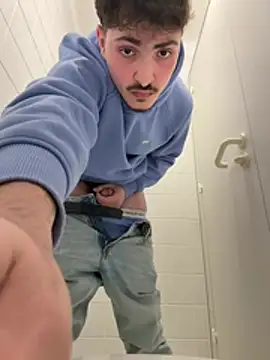 Snapshot of amo660 chatting on 03/26/26, 12:33 amo660 online show from 03/26/26, 12:33