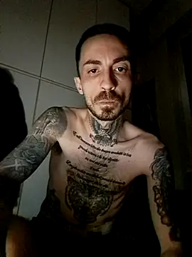 Snapshot of Robe420 chatting on 04/05/26, 08:06 Robe420 online show from 04/05/26, 08:06