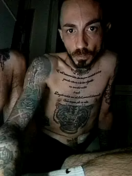 Snapshot of Robe420 chatting on 04/20/26, 01:19 Robe420 online show from 04/20/26, 01:19