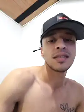 Santi2323xxX online show from 03/13/26, 04:30