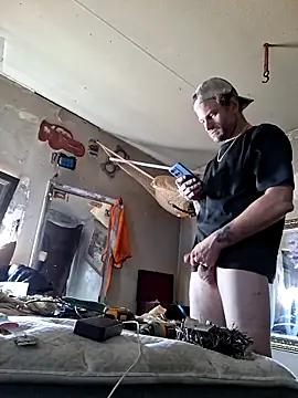 bearded cross online show from 03/10/26, 09:42