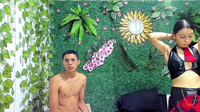 Snapshot of MielAndLeo chatting on 09/15/25, 08:36 MielAndLeo online show from 09/15/25, 08:36