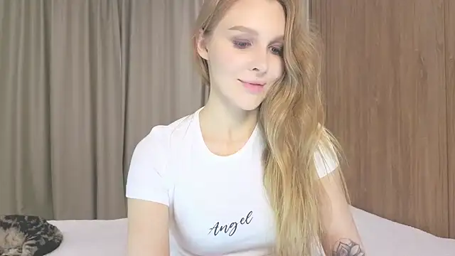 Brigitte Bardot online show from 09/22/25, 06:37