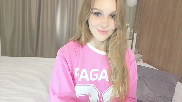 Brigitte Bardot online show from 10/03/25, 06:21