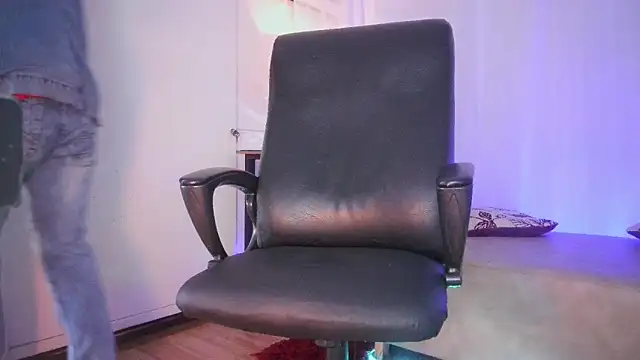 Snapshot of Sander_ath chatting on 09/29/25, 12:54 Sander ath online show from 09/29/25, 12:54