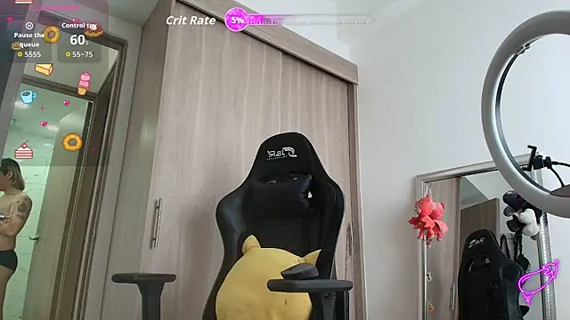 Snapshot of brunothompson3 chatting on 10/18/25, 04:30 brunothompson3 online show from 10/18/25, 04:30