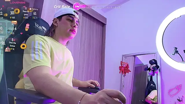 Snapshot of brunothompson3 chatting on 10/21/25, 01:39 brunothompson3 online show from 10/21/25, 01:39