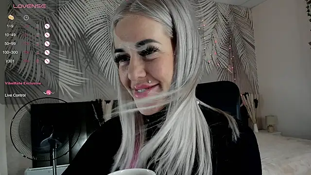 Kira Key online show from 03/01/26, 08:49