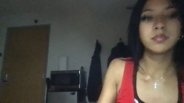 Snapshot of petitelatinateen chatting on 10/05/25, 01:04 petitelatinateen online show from 10/05/25, 01:04