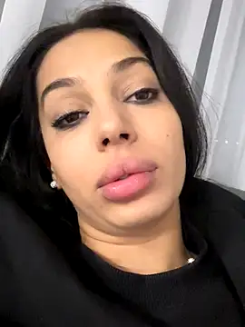 Bella Vixen  online show from 11/05/25, 12:10